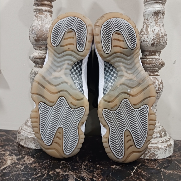 Jordan 11 Retro Jubilee Streatwear/Lifestyle Shoes Size 7 Men/8.5 Women - Picture 8 of 11